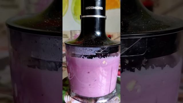 #cocktail #коктейль #смузи #smoothie #milk #молоко #berries #ягоды #blueberry #черника #брусника