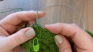 Тапочки-следочки с косой ?на 2х спицах.?вязать легко