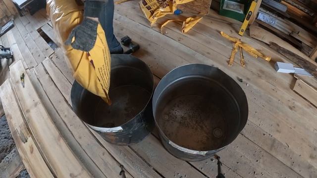 Утепление межэтажного перекрытия эковатой. Ручная засыпка. Как взбивать эковату.