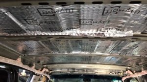 Nissan Pathfinder добавили пару слоёв вибро-шумоизоляции, так как заводская не устраивала владельца