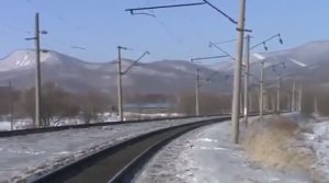 Поезд оборвал контактную сеть