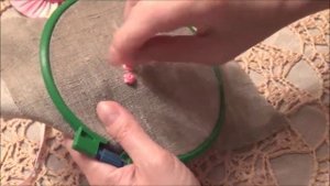 Вышивка лентами для начинающих. Роза из скрученной ленты.