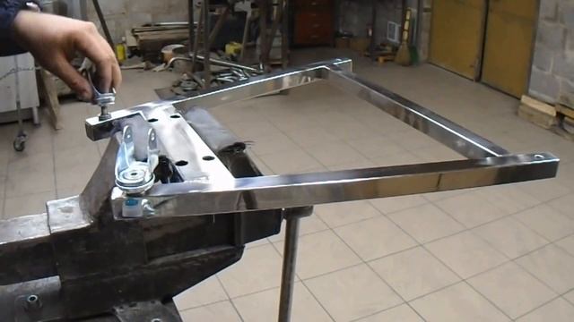 Тележки для систем ИВЛ смотреть онлайн