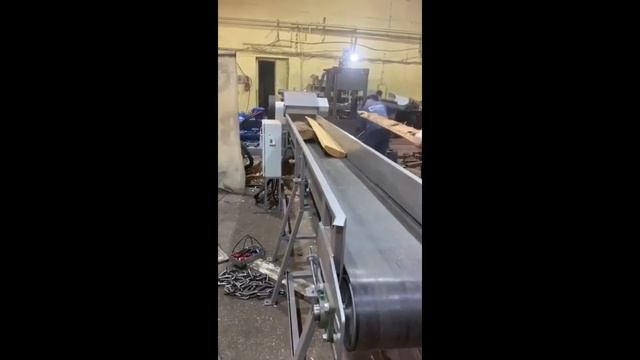 Рубительная машина KRAFTER RS 400. Демонстрация процесса переработки отходов древесины в щепу