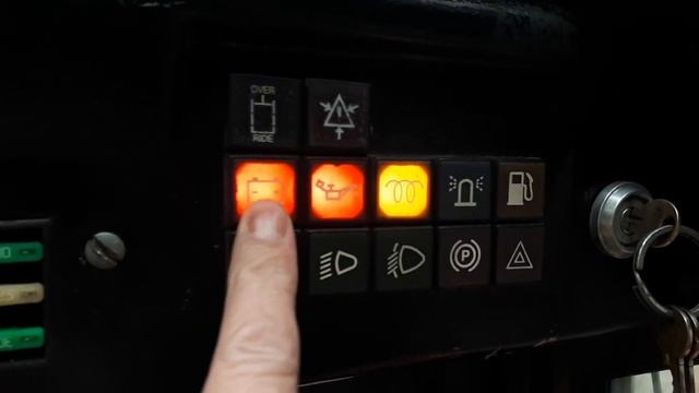 Погрузчик Локуст 752 замена джойстика.
