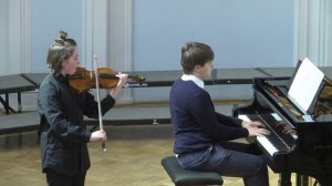 Лука Чижевский (скрипка), Владимир Иванов (фортепиано) – Эдвард Элгар «Привет любви»