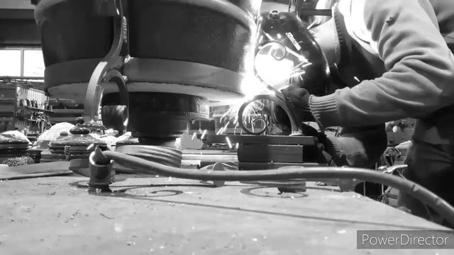 Сварка Полуавтоматом Ручек и Ножек для Тандыра СВОИМИ РУКАМИ смотреть онлайн