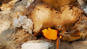 Плавим стекло дровами.