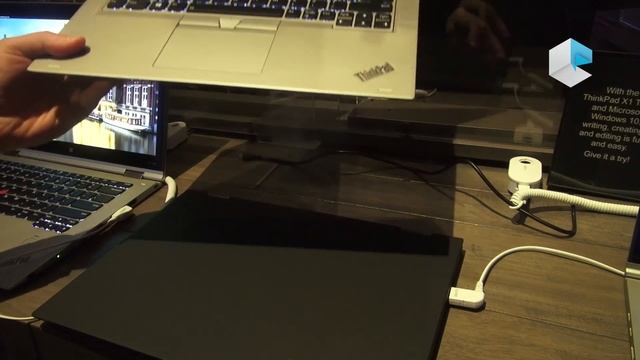 Lenovo Thinkpad Yoga 370 con Windows 10 Signature Edition (ITA) смотреть онлайн