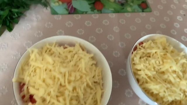 ГОРЯЧИЕ БУТЕРБРОДЫ / СМОТРИ РЕЦЕПТ ПИЦЦА-БУТЕРБРОДЫ / Сочная начинка на ХРУСТЯЩЕМ БАТОНЕ смотреть онлайн