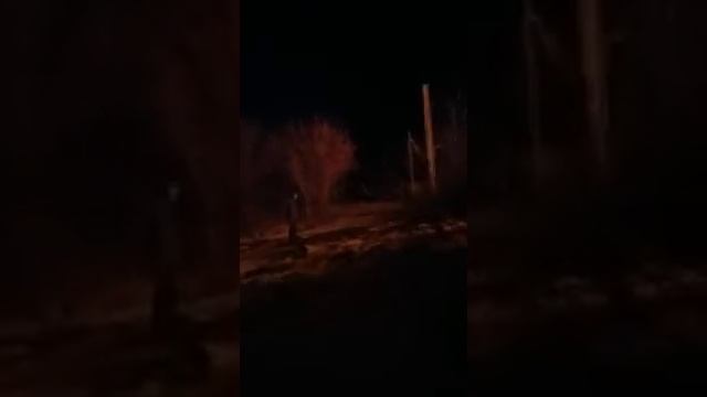 пожарные смотрят на горящий дом!!! Рассловка-1 Сарат.область смотреть онлайн