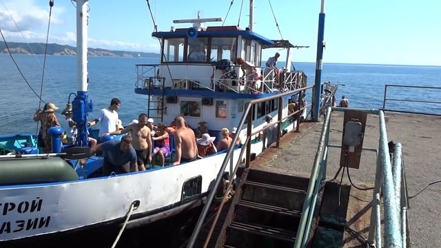 Причал г Пицунда, теплоходы Сухуми и Герой Абхазии смотреть онлайн