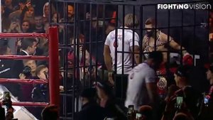 Денис Беринчик жжет! Выход на ринг в клетке ? Denys Berinchyk Crazy Ring Entrance