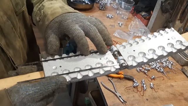 ?Джиг головки СВОИМИ РУКАМИ /// Отливаем груза для рыбалки!!! смотреть онлайн