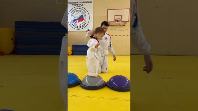 Малышка занимается Тхэквондо #тхэквондо #taekwondo #дети