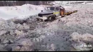 На «Урале» через ледяную реку