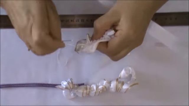 DIY/МК/Как сделать резиночки на пучок волос для девочек и девушек