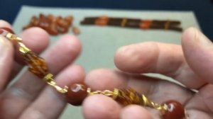 Сотуар из бисера и сердолика. В основе жгута, бусин и кисти - квадратный жгут.