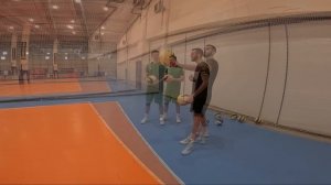 Как научиться подавать в волейболе | КСВ #4 [ENG SUB]