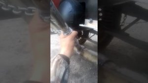 упор для лодочного мотора при транспортировки лодки с мотором.