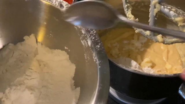 Столичный кекс (пошаговый видеорецепт)