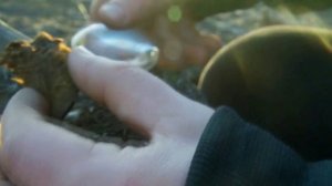 Способы разведения огня: Разведение огня линзой  (лупой) / Fire by a lens