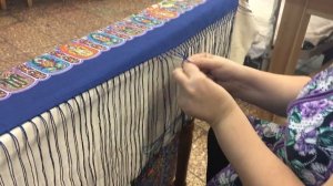 Плетение бахромы на павловопосадском платке