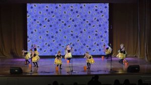 танец 'Маленькие пчёлки' под музыку 'Полёт шмеля' (50 fps, 96 kHz, 30 сентября 2016)