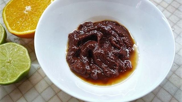 Пицца с ананасами и морепродуктами