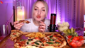 EATING | Домашняя пицца c фаршем и салями, закуски | pizza with minced meat and salami не MUKBANG