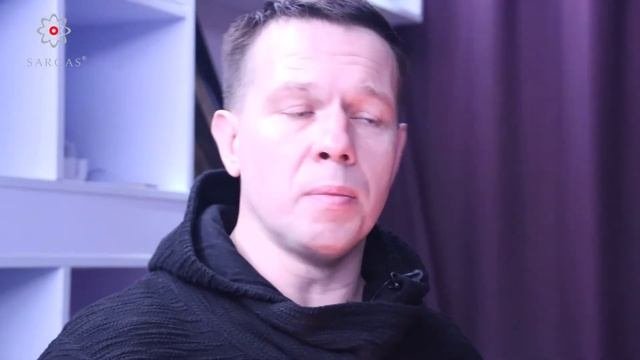 Сравнение светильника со сменной светодиодной лампой и светильника со встроенным светодиодом.