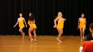 Go Dance | La Negra Tomasa | Christmas 2019