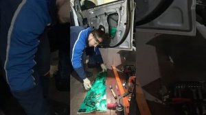 Замена штатных динамиков в Chevrolet Aveo T300 на DL Audio Gryphon Pro 165 midbass