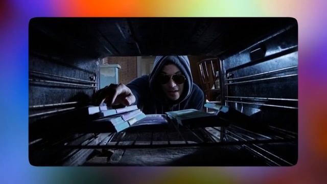 Этот парень оставляет ключ от своего дома под ковриком именно для воров. Почему он это делает?