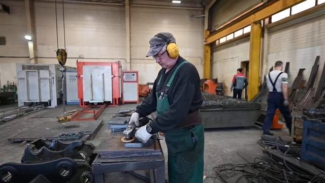 Машиностроительный завод 
