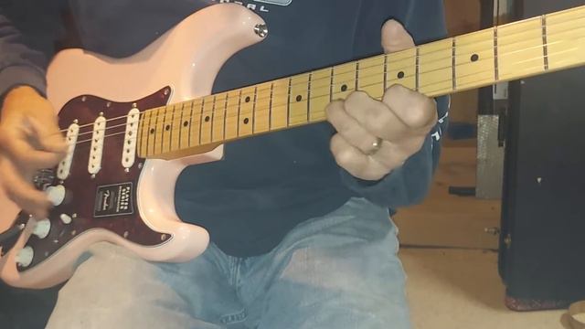 SOLD 2021 Fender Stratocaster M.I.M Shell Pink Nice Very Nice смотреть онлайн