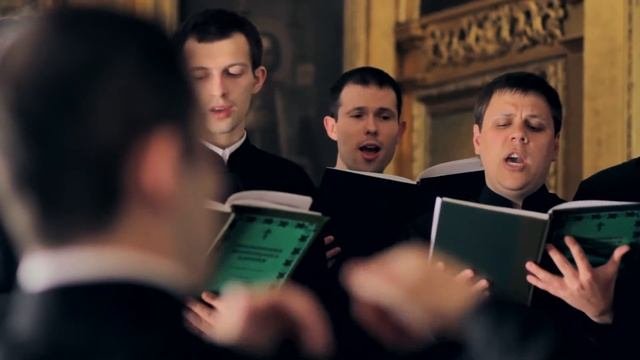 Духовные песнопения в исполнении мужского хора СПбДА