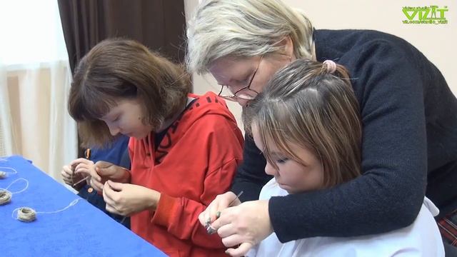 Мастер - класс "Сувенир из льняной нити "Лапоточки" смотреть онлайн