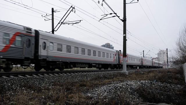 ЭП2К-412 с туристическим поездом №923 Ярославль-Саратов смотреть онлайн