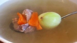 Рассольник с свиными ребрышками и куриными сердечками