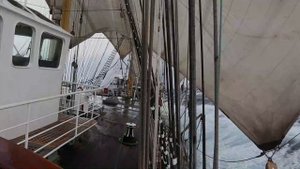 "Крузенштерн" завершил регату в честь 200-летия открытия Антарктиды