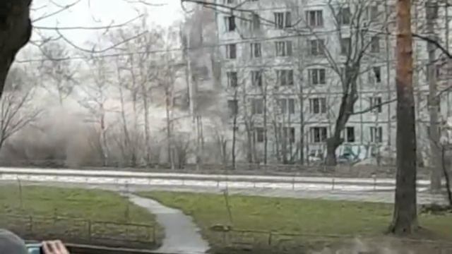 Снос дома в Метрогородке