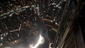 Burj Khalifa 125 этаж, вид на фонтаны