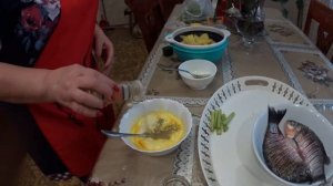 КАРАСИ В СМЕТАННОМ СОУСЕ С КАРТОФЕЛЕМ в духовке