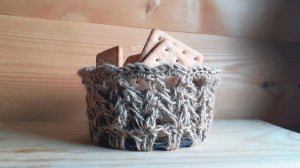 Сухарница (корзиночка) крючком из джутовой пряжи