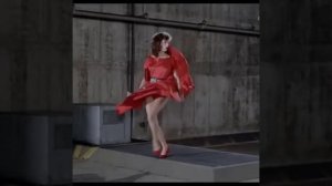 А я стояла в розовом......