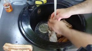 грудинка горячего копчения.как быстро и вкусно закоптить грудинку.