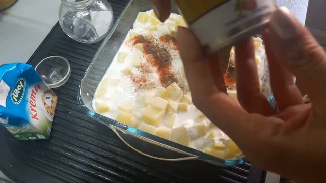 ОЧЕНЬ ВКУСНАЯ ЗАПЕЧЕННАЯ КАРТОШКА В ДУХОВКЕ. Без майонеза / Fırında  Sütlü Patates Tarifi