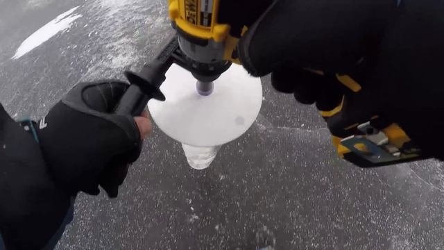 БЕЗМОТЫЛКА VS БАЛАНСИР. Отлично Порыбачил. Зимняя Рыбалка 2019-2020. БУР С ШУРУПОВЁРТОМ. смотреть онлайн