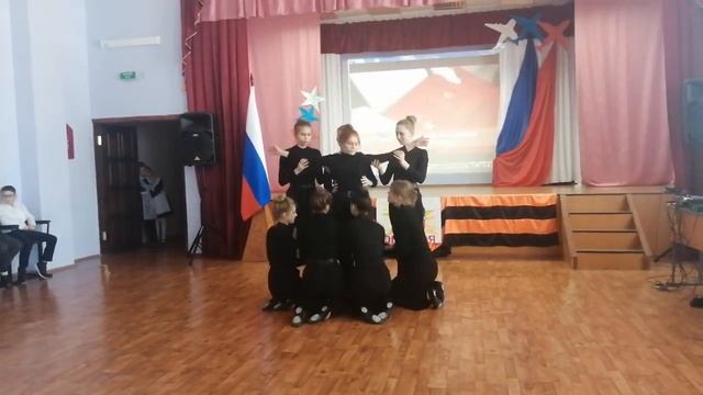 Танец ко Дню защитников Отечества. смотреть онлайн